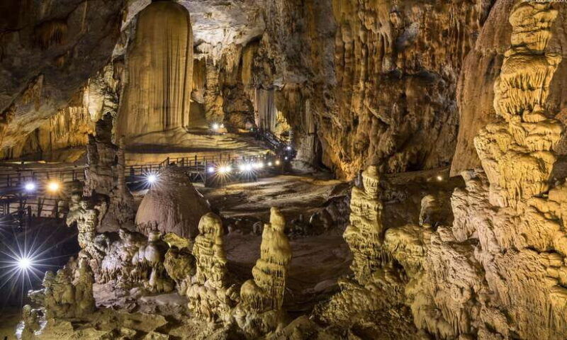 from-hue-private-car-to-phong-nha-via-dmz-sightseeing