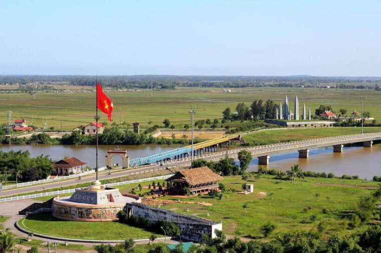 from-hue-private-car-to-phong-nha-via-dmz-sightseeing