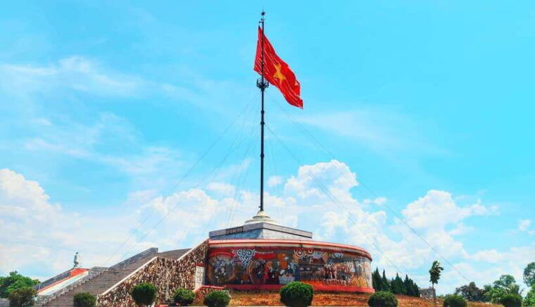 from-hue-private-car-to-phong-nha-via-dmz-sightseeing