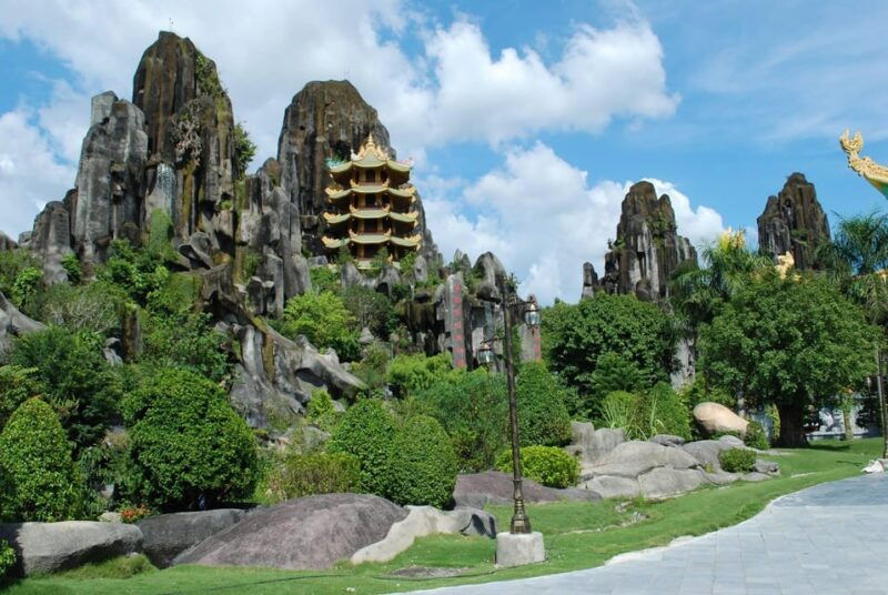 from-hue-transfer-hue-to-hoi-an-with-sightseeing-stops
