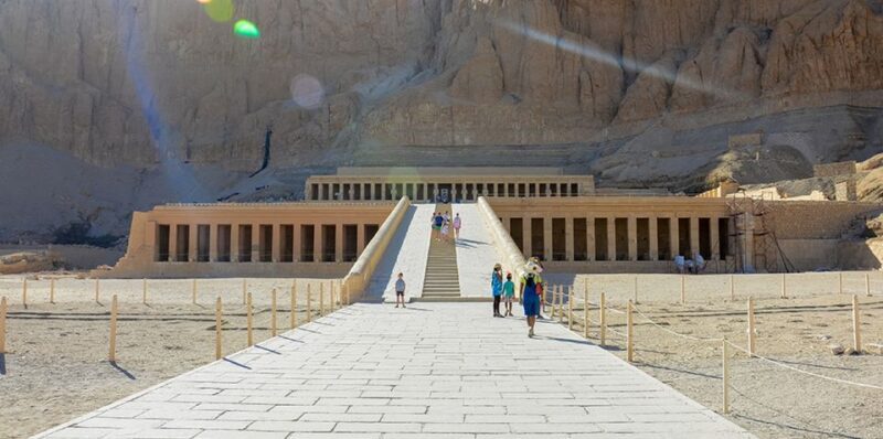 From Hurghada: Luxor Private Guided Tour - Guides and Service Quality