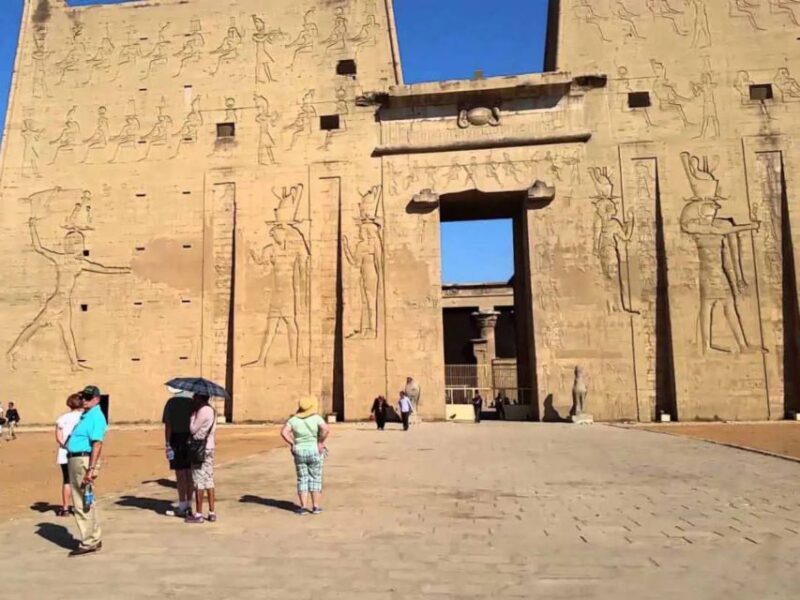 From Hurghada to Luxor Private Day Tour - Key Points