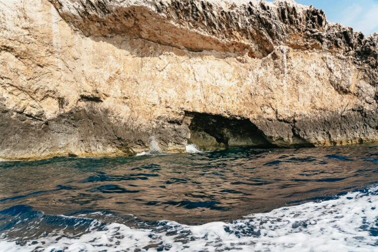 from-hvar-blue-and-green-cave-day-tour