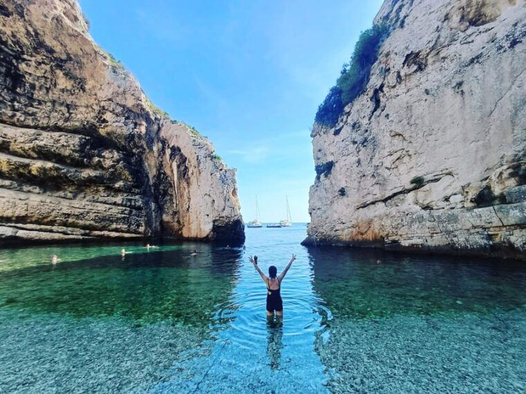 from-hvar-blue-cave-and-5-islands-boat-tour