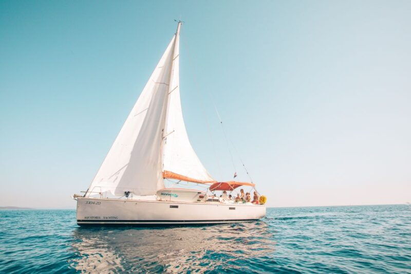 from-hvar-boat-tour-to-pakleni-islands-on-a-comfort-yacht
