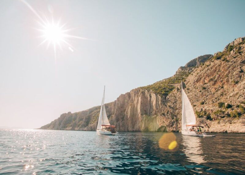 from-hvar-boat-tour-to-pakleni-islands-on-a-comfort-yacht