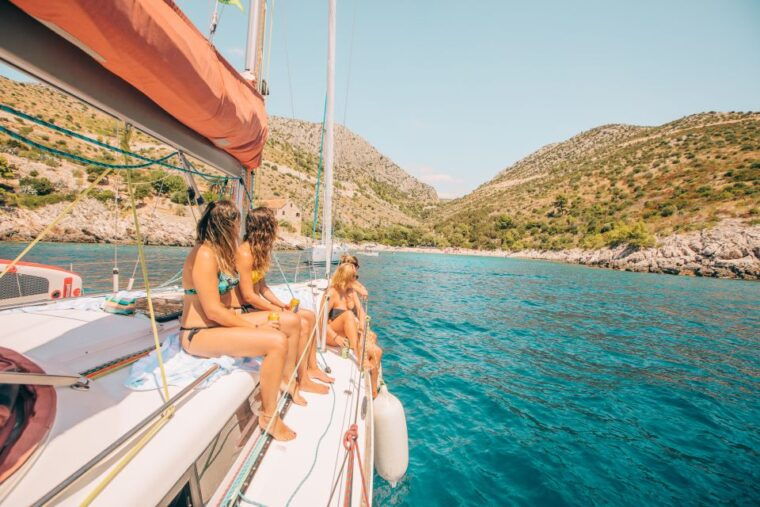 from-hvar-boat-tour-to-pakleni-islands-on-a-comfort-yacht