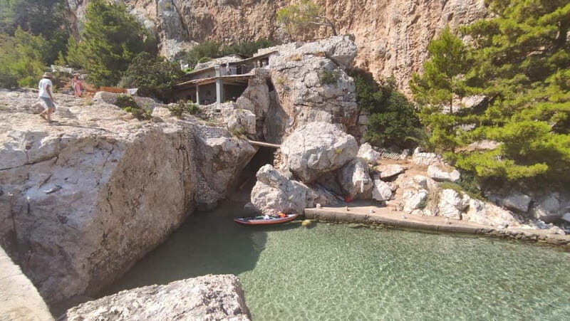 From Hvar: Red Rocks and Secret Caves Boat Tour - Exploring the Hvar Red Rocks and Secret Caves: What to Expect
