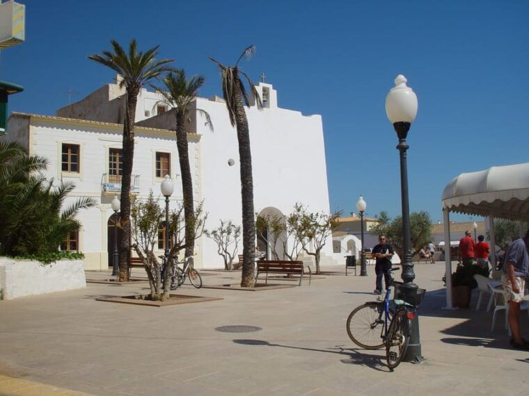 from-ibiza-ferry-and-guided-bus-excursion-in-formentera