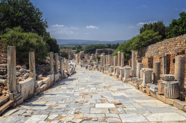 from-istanbul-2-day-ephesus-pamukkale-hierapolis-tour