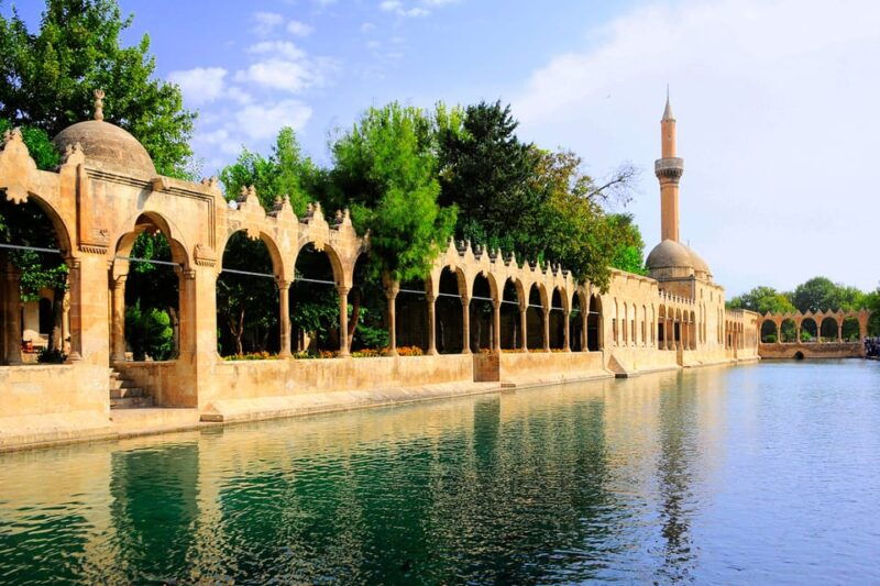 from-istanbul-gobeklitepe-day-trip-with-return-flights