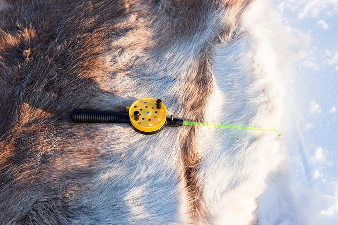 from-ivalo-ice-fishing-safari-to-lake-inari-reindeers-lunch