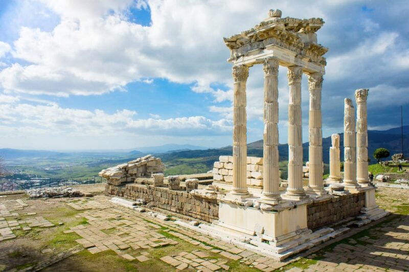 from-izmir-private-day-trip-to-acropolis-of-pergamon