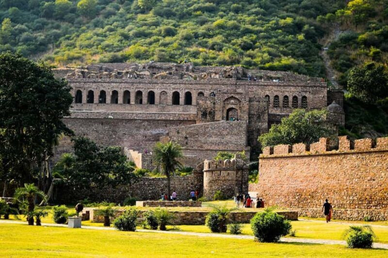 From Jaipur: Abhaneri Stepwell & Bhangarh Fort Day Trip - Key Points