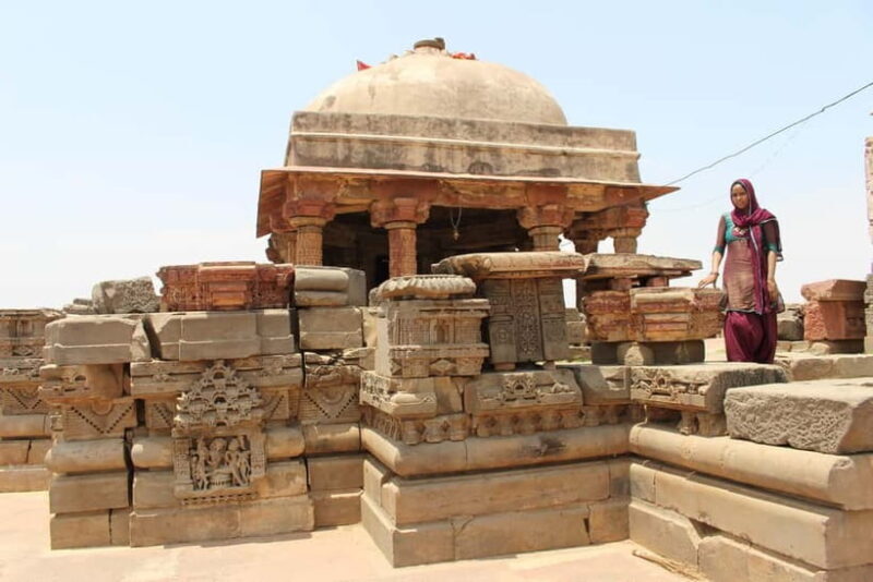From Jaipur: Abhaneri Stepwell Private Tour - Exploring the Abhaneri Stepwell
