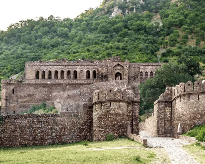 From Jaipur: Day Trip to Chand Baori and Bhangarh Fort - FAQ