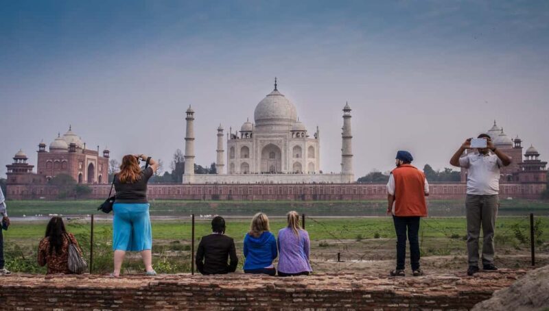 From Jaipur: Taj Sunrise Tour with Fatehpur Sikri & Abhaneri - From Jaipur: Taj Sunrise Tour with Fatehpur Sikri & Abhaneri