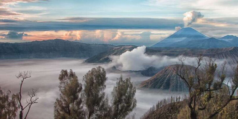 from-jakarta-highlights-of-java-guided-eight-day-tour