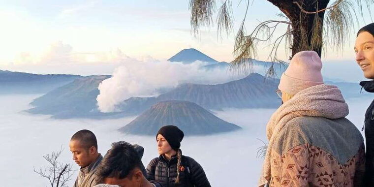 from-jakarta-highlights-of-java-guided-eight-day-tour