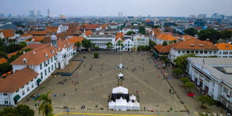 from-jakarta-highlights-of-java-guided-eight-day-tour