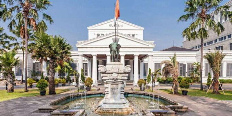 from-jakarta-port-cultural-and-historical-city-tour