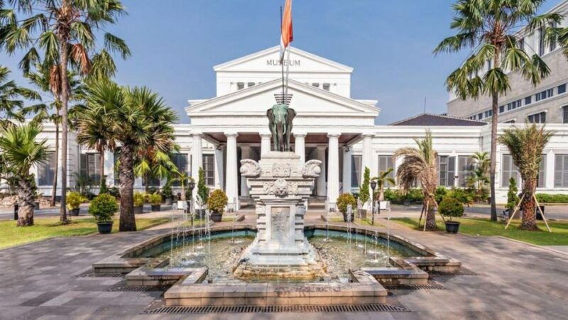 from-jakarta-port-cultural-and-historical-city-tour