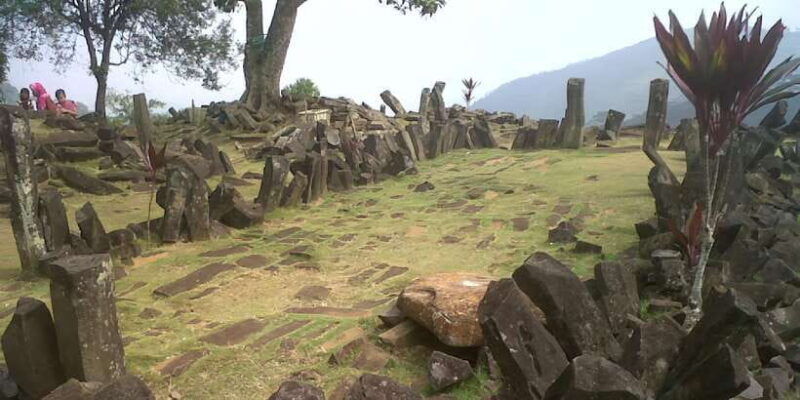 from-jakarta-prehistoric-mount-padang