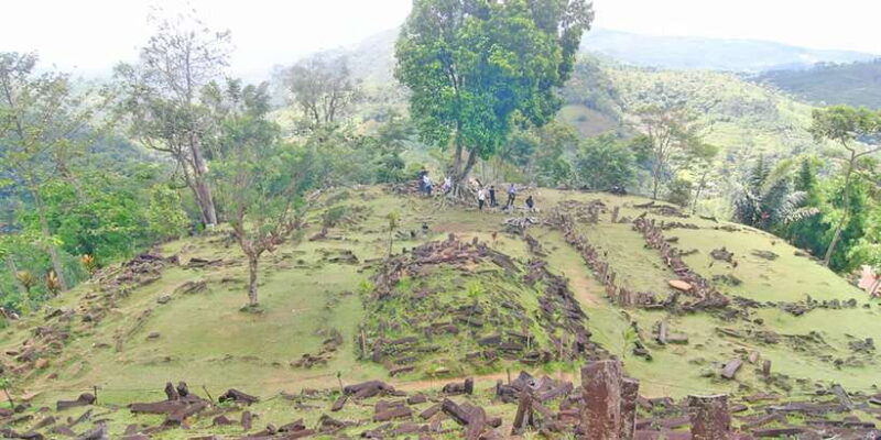 from-jakarta-prehistoric-mount-padang