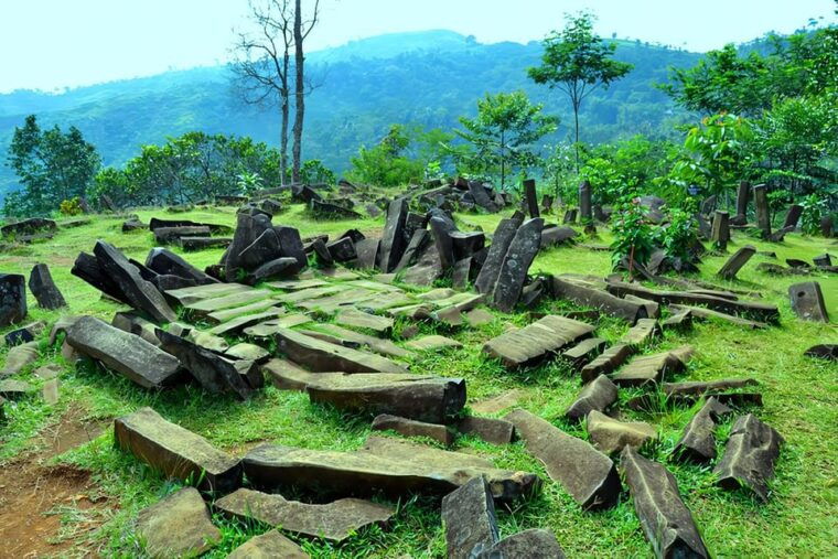 from-jakarta-prehistoric-mount-padang