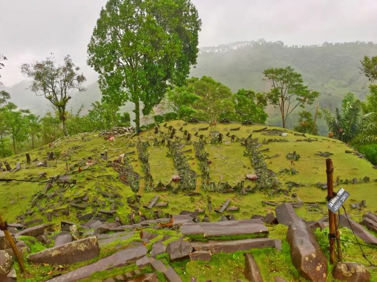 from-jakarta-prehistoric-mount-padang