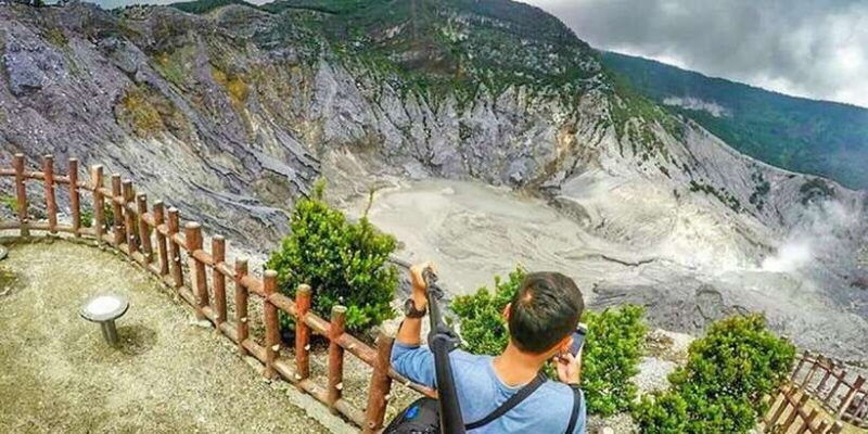 from-jakarta-volcano-tea-rice-fields-hot-spring
