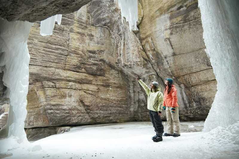from-jasper-maligne-canyon-guided-ice-walking-tour