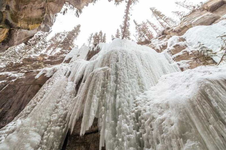 from-jasper-maligne-canyon-guided-ice-walking-tour