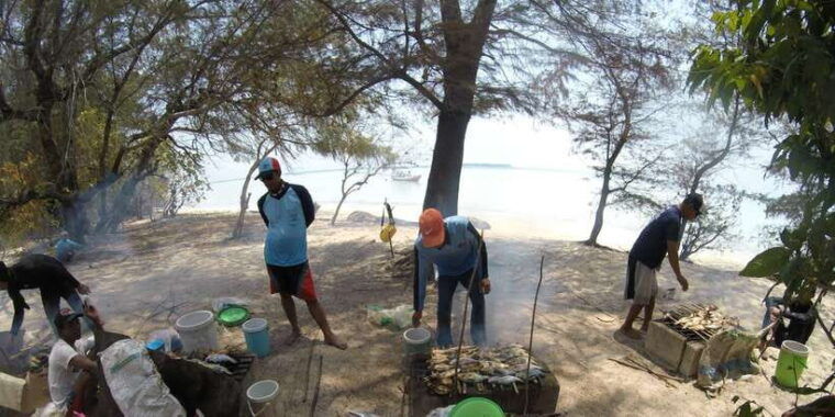 from-jepara-karimunjawa-archipelago-3-day-snorkeling-tour