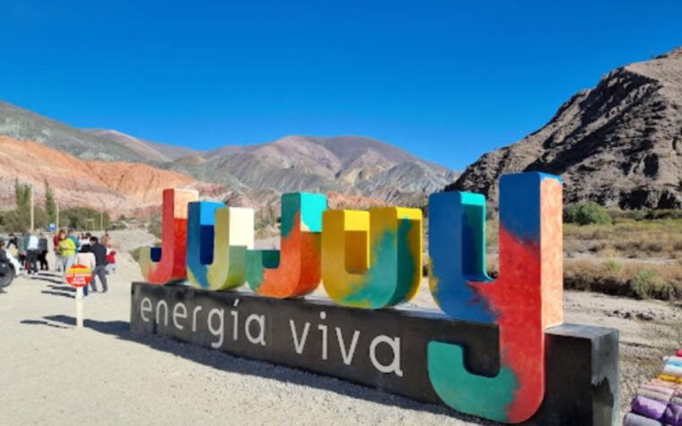 from-jujuy-hornocal-mountain-range-with-quebrada-de-humahuaca
