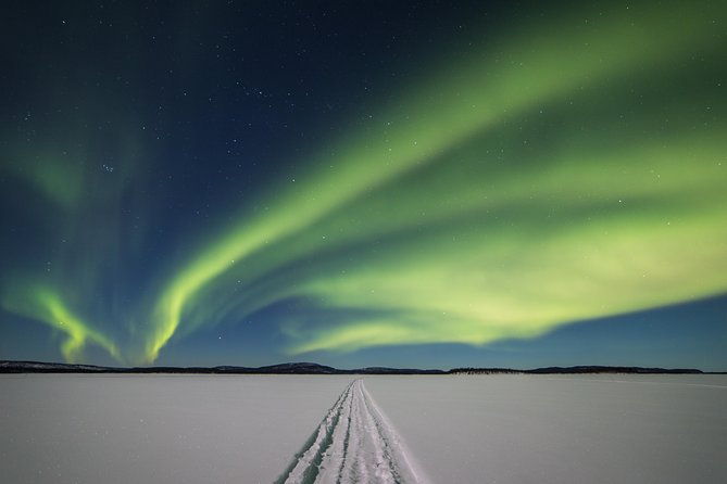 from-kakslauttanennorthern-lights-tour-to-lake-inari-inc-dinner