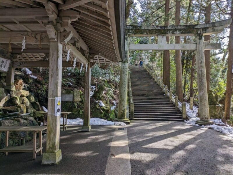 from-kanazawa-temples-panoramic-landscape-and-butterflies