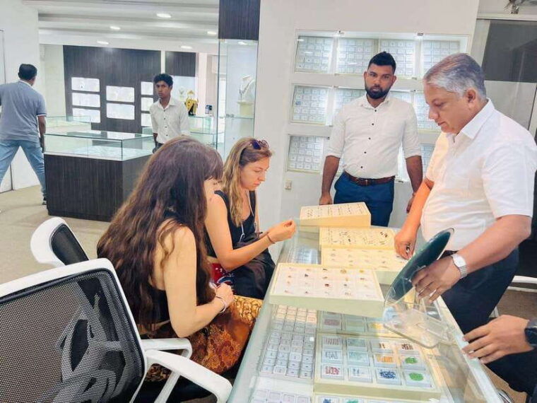 from-kandy-ambuluwawa-and-balumgala-tea-factory-tour