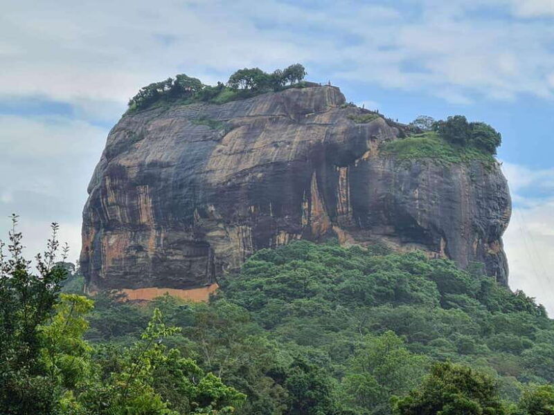 from-kandy-sigiriya-rock-dambulla-minneriya-jeep-safari