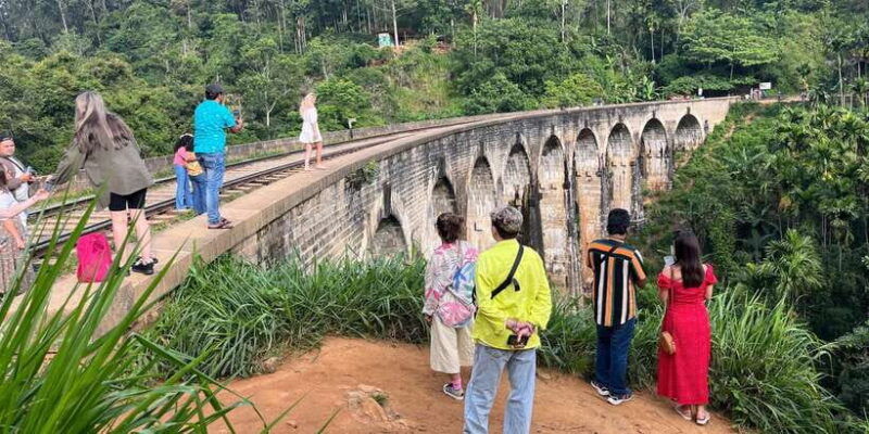 from-kandy-train-and-pool-club-day-tour-with-pickup