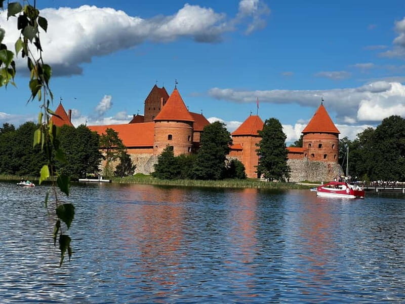 From Kaunas: Rumsiskes open air museum and Trakai castle - Key Points