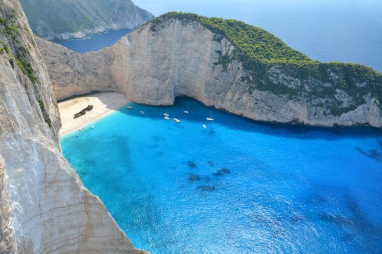 from-kefalonia-blue-cave-boat-cruise-shipwreck-photo-stop