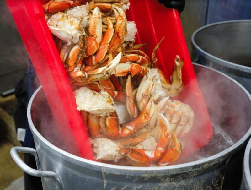 from-ketchikan-crab-feast-lunch-at-world-famous-lodge
