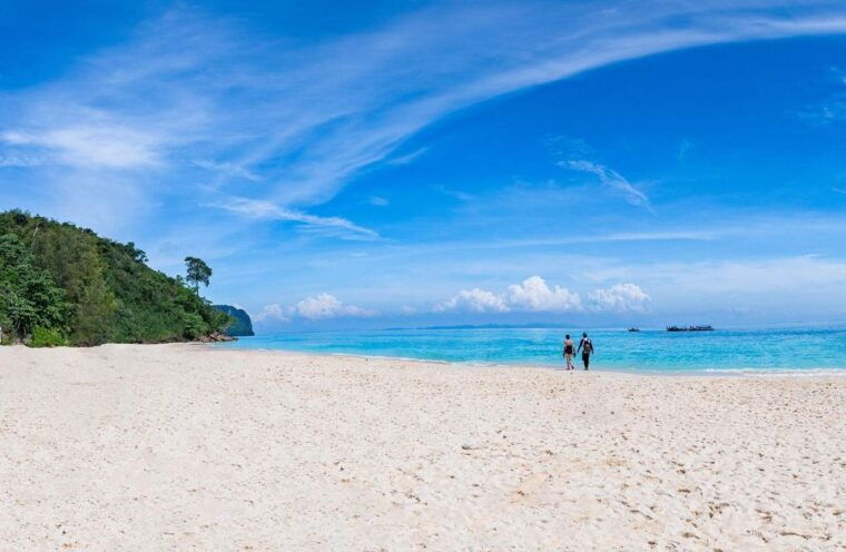 from-khao-lak-bamboo-phi-phi-islands-maya-bay-day-trip