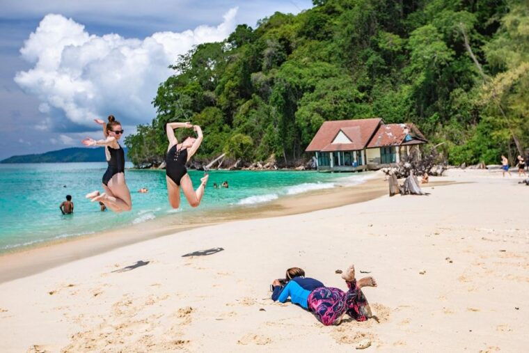 from-khao-lak-bamboo-phi-phi-islands-maya-bay-day-trip