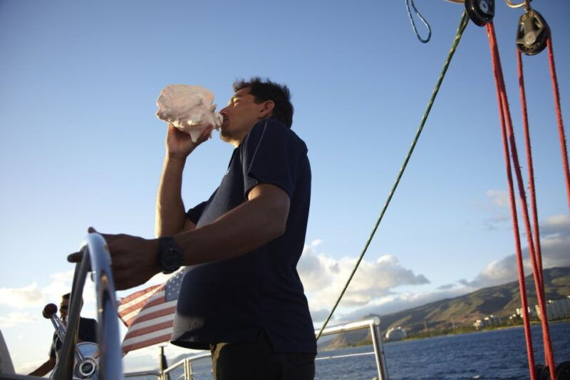from-kona-honokohau-sunset-boat-trip-with-drinks-and-snacks