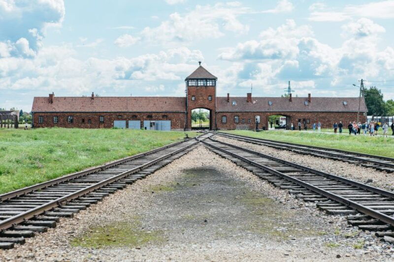 from-krakow-auschwitz-birkenau-guided-tour-hotel-pickup-3