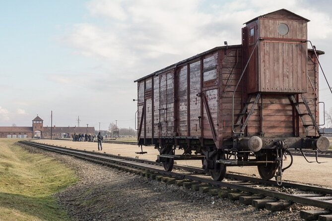 from-krakow-auschwitz-birkenau-guided-tours-private-transport