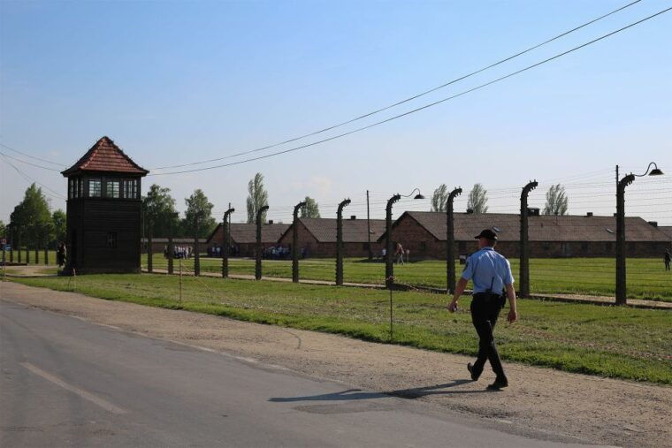 from-krakow-auschwitz-birkenau-small-group-tour-with-pickup