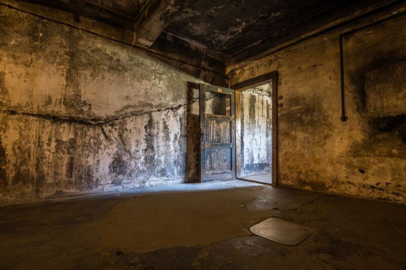from-krakow-auschwitz-birkenau-tour-with-transportation-4